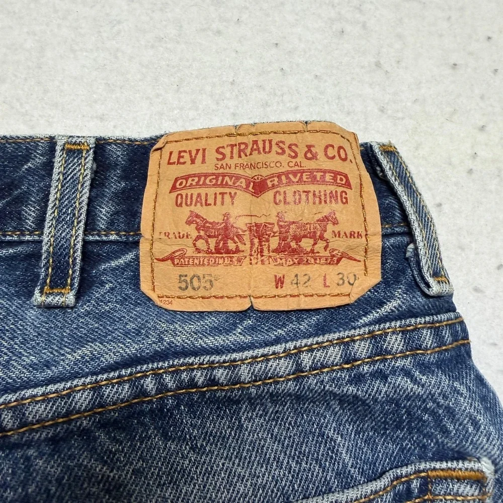 Levis 505 Jeans Mens‎ 42x30 Blue Denim Regular Fit Straight Leg Medium Wash Y2K